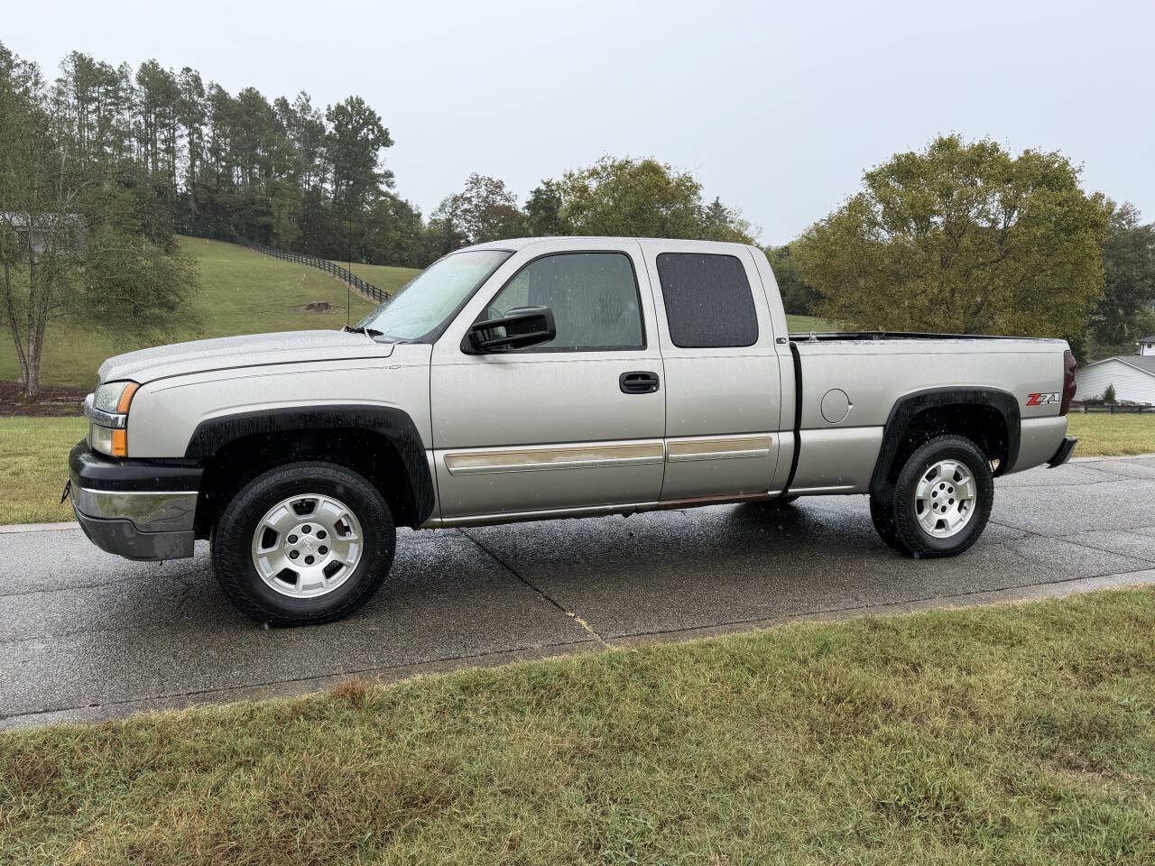 Used 2003 Chevrolet Silverado 1500 LS w/ Off-Road Package AWD/4WD image 3