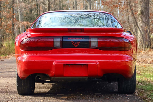 Used 1997 Pontiac Firebird Coupe w/ Opt Pkg image 7