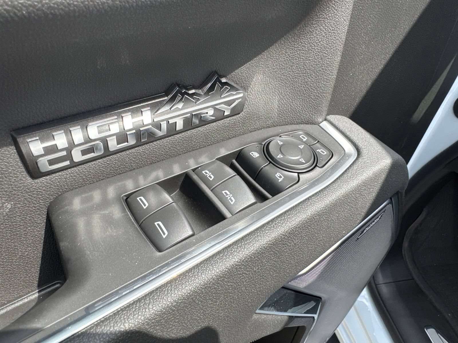 New 2026 Chevrolet Silverado 1500 High Country w/ High Country Premium Package AWD/4WD image 16