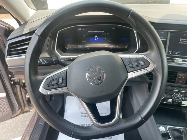 Used 2024 Volkswagen Jetta SE FWD image 25