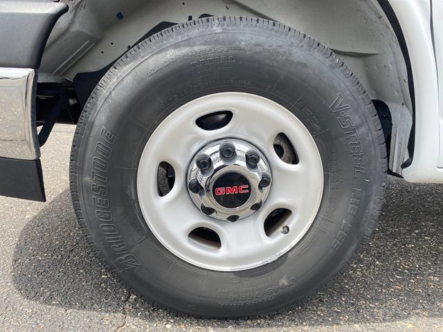 Used 2025 GMC Savana 3500 LT w/ LT Preferred Equipment Group RWD image 18