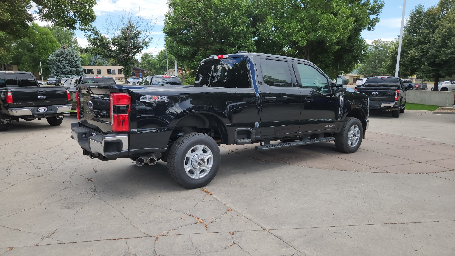 New 2026 Ford F350 XLT w/ XLT Premium Package AWD/4WD image 8