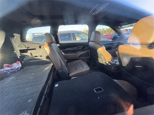 Used 2022 Kia Telluride SX w/ SX Prestige Package image 4