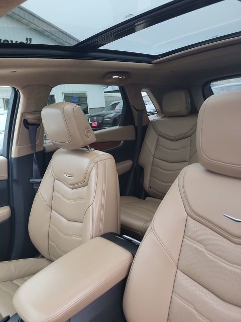 Used 2017 Cadillac XT5 Platinum w/ Driver Assist Package AWD/4WD image 12