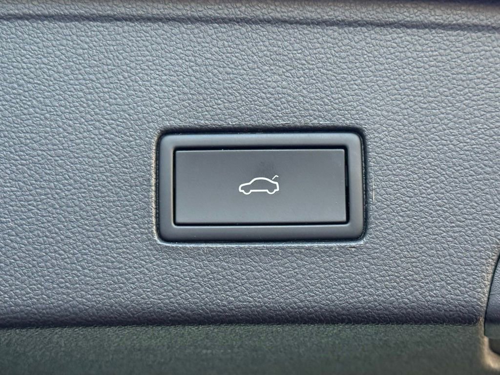 Used 2022 Volkswagen Atlas Cross Sport SEL R-Line image 53