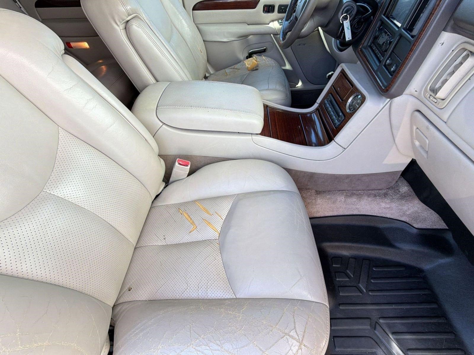 Used 2003 Cadillac Escalade 2WD w/ Marketing Vehicle Package image 31