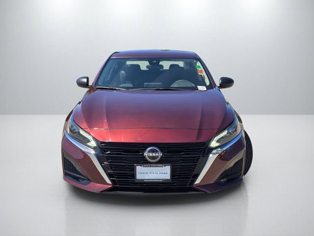 Used 2024 Nissan Altima 2.5 SV FWD image 2