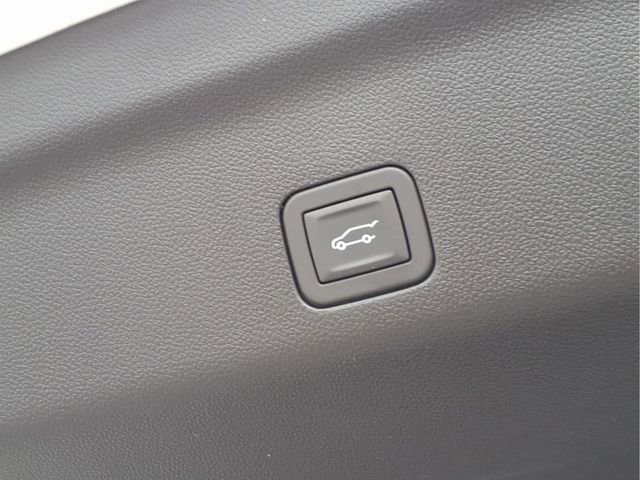 New 2026 Chevrolet Suburban RST w/ RST Capability Package image 30