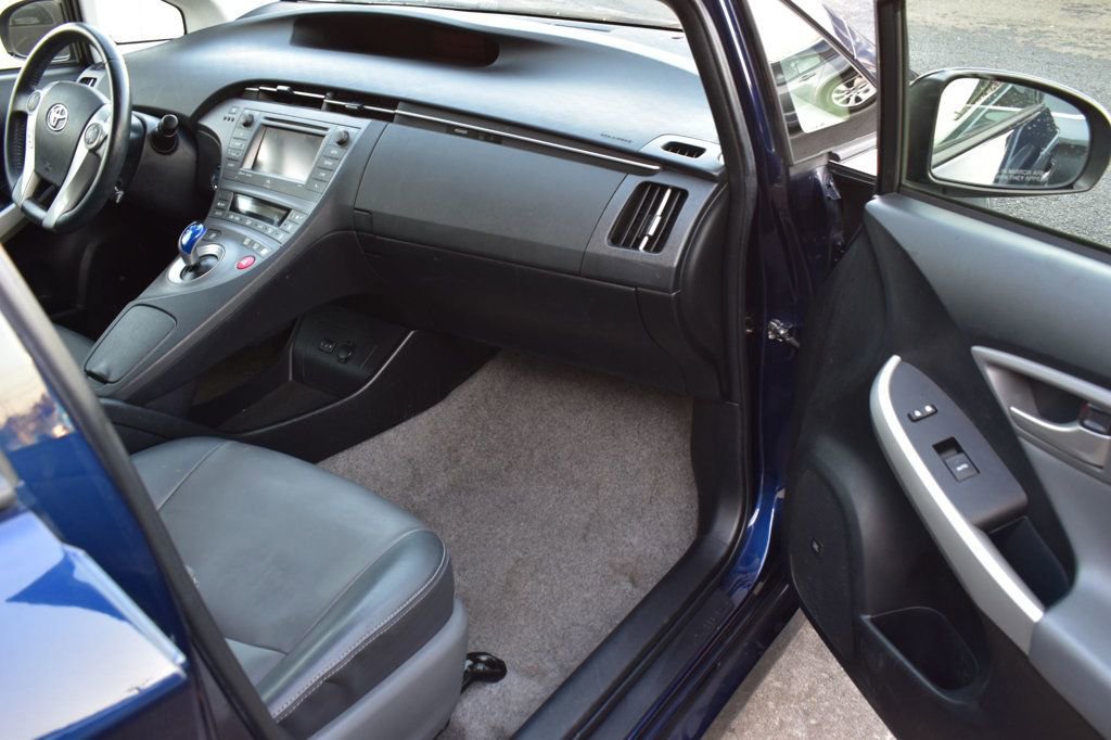 Used 2013 Toyota Prius Four FWD image 18
