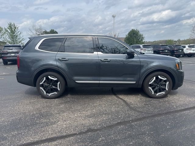 Used 2023 Kia Telluride S w/ S Sunroof Package image 9