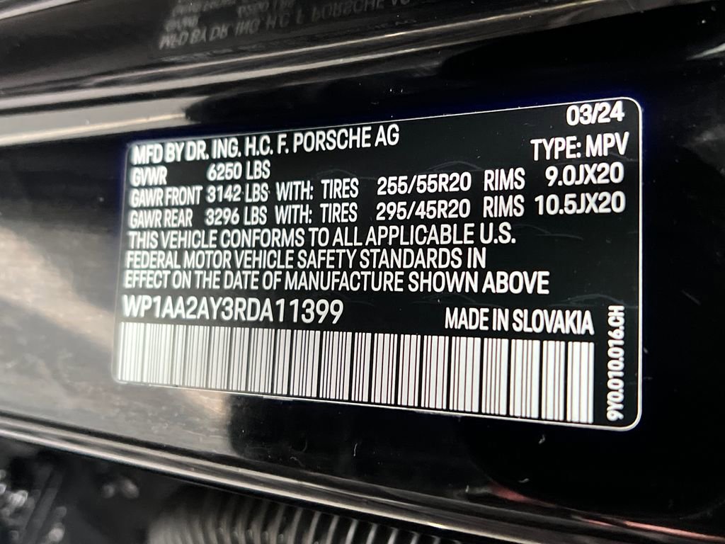 Used 2024 Porsche Cayenne AWD/4WD image 28