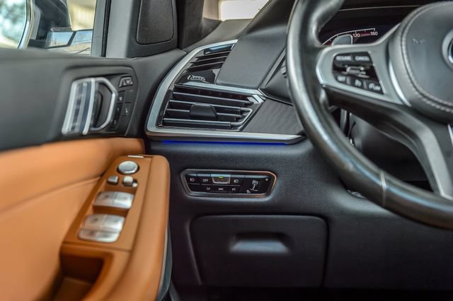 Used 2022 BMW X7 xDrive40i w/ M Sport Package AWD/4WD image 28