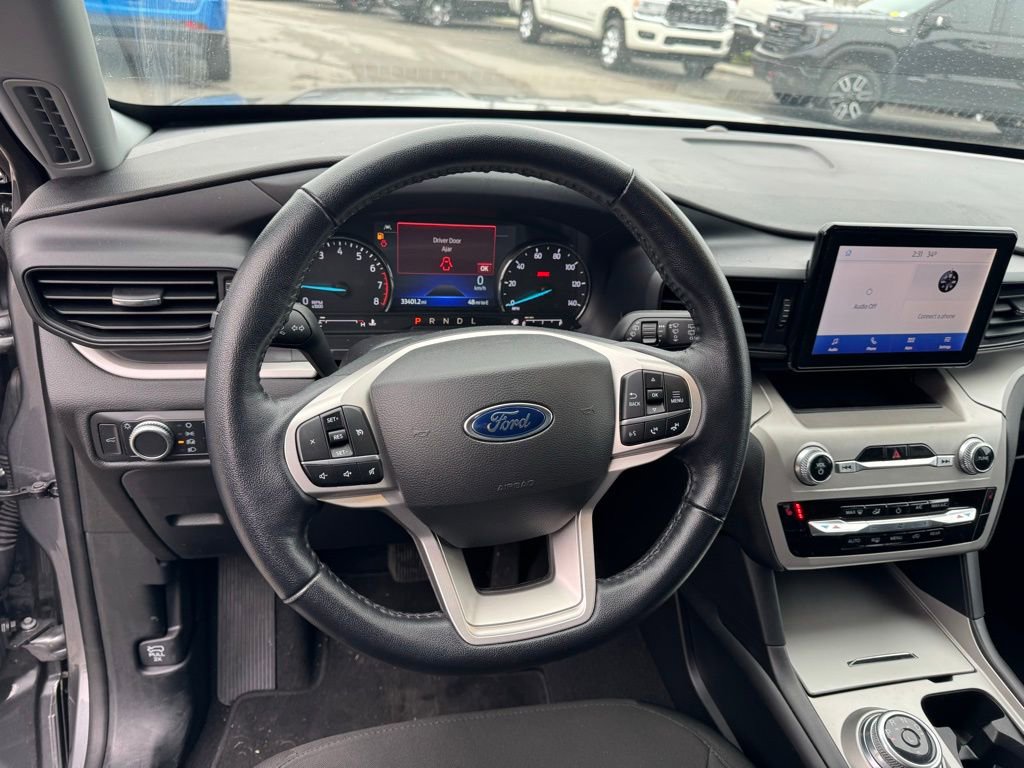 Used 2022 Ford Explorer XLT image 13
