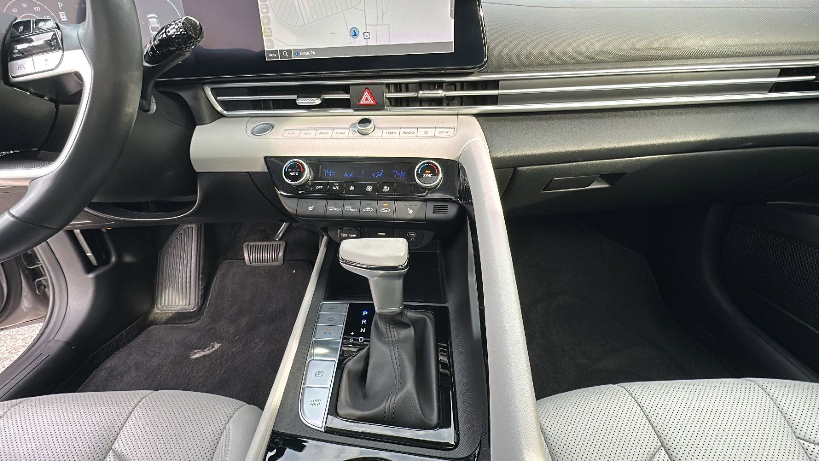 Used 2024 Hyundai Elantra Limited image 20