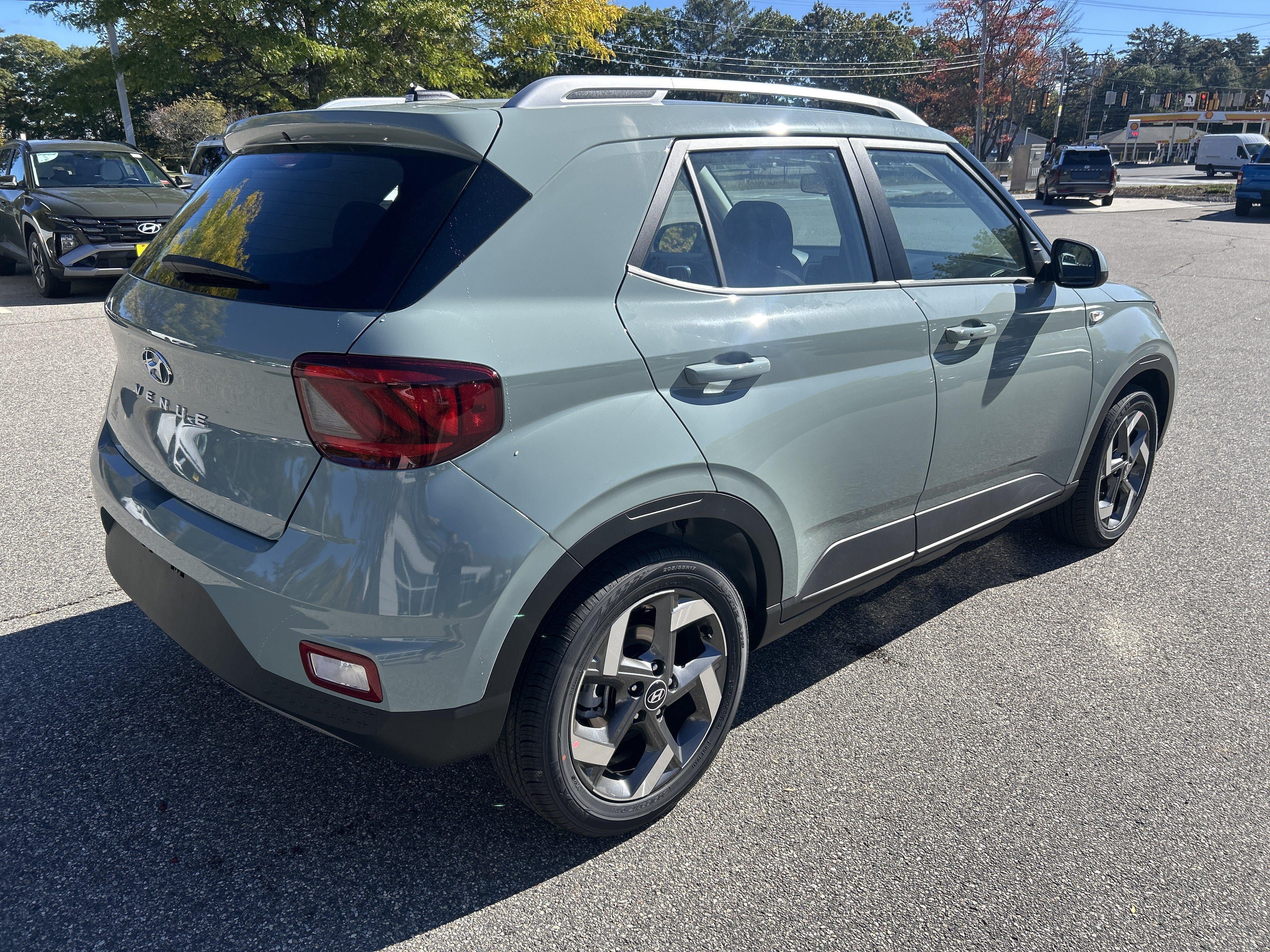 New 2026 Hyundai Venue SEL FWD image 32