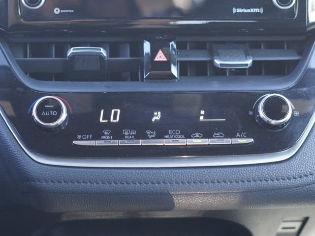 Used 2022 Toyota Corolla SE w/ SE Premium Package image 25