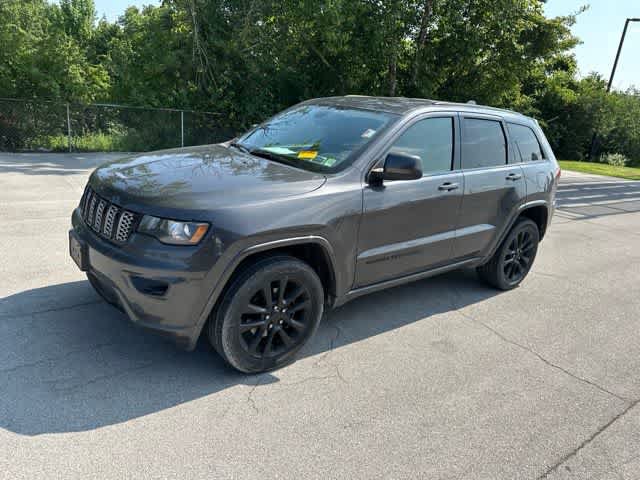 Certified 2020 Jeep Grand Cherokee Altitude AWD/4WD image 13