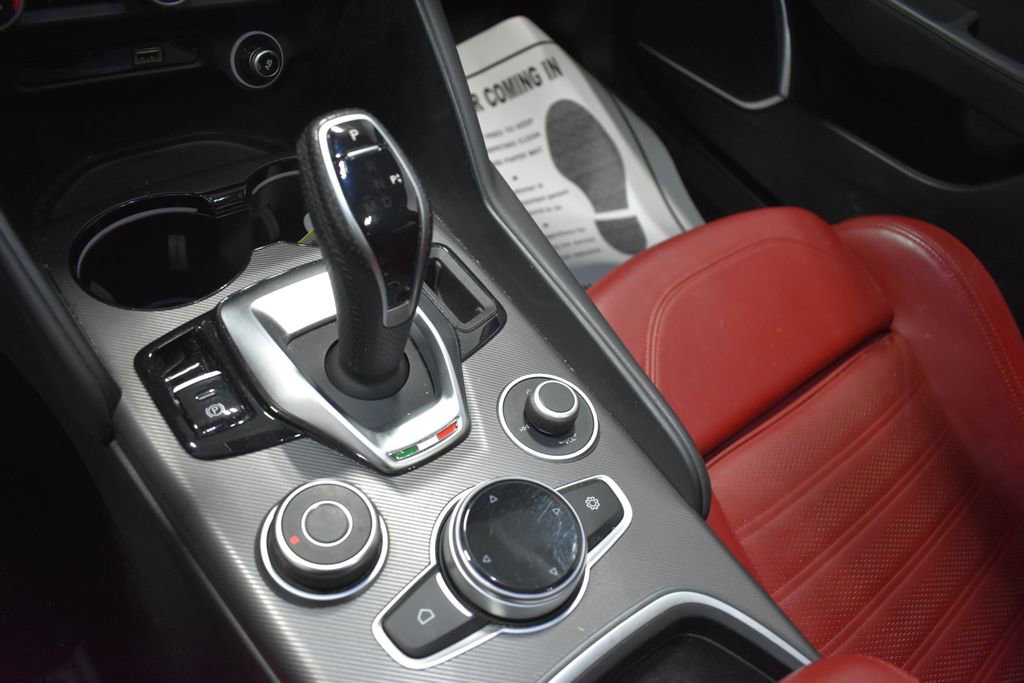 Used 2022 Alfa Romeo Giulia Veloce image 19