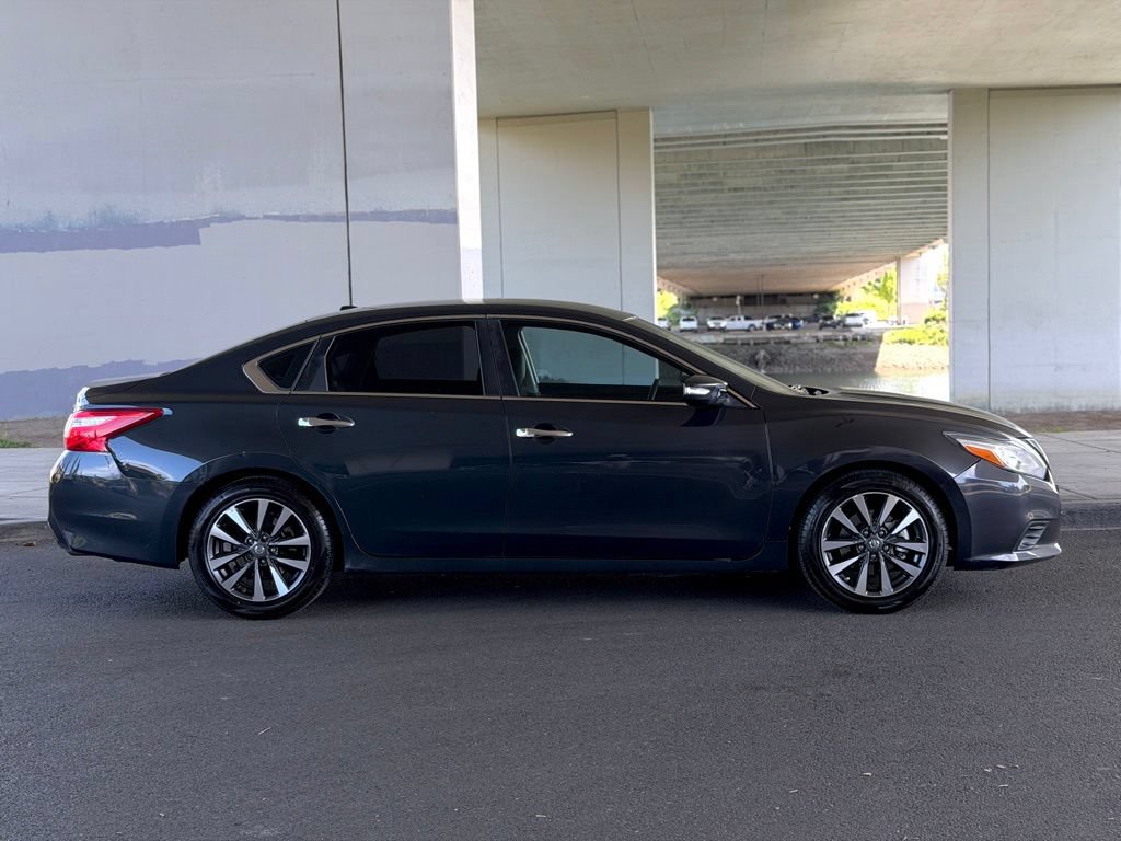 Used 2017 Nissan Altima 2.5 SL FWD image 8