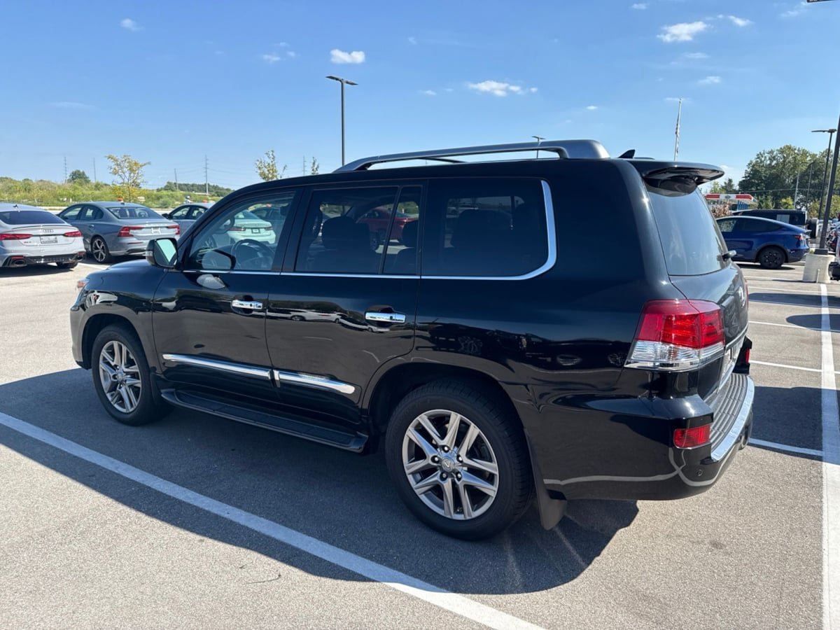 Used 2015 Lexus LX 570 4WD image 4