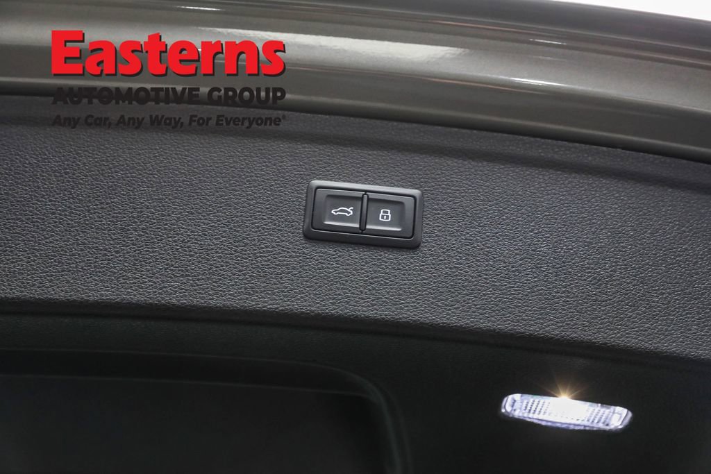 Used 2023 Audi Q5 2.0T Premium w/ Convenience Package image 22