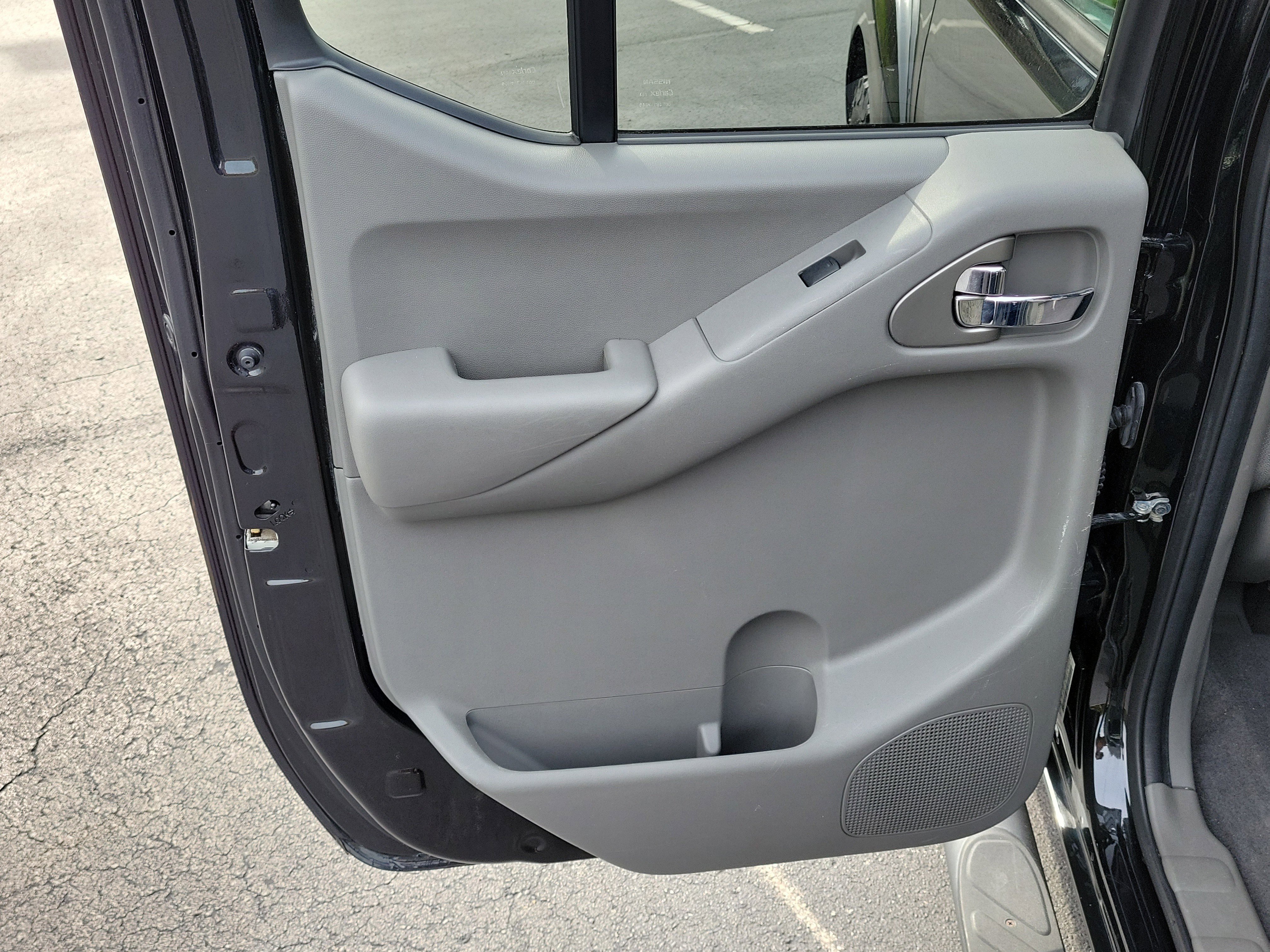 Used 2019 Nissan Frontier SV w/ Value Truck Package AWD/4WD image 9