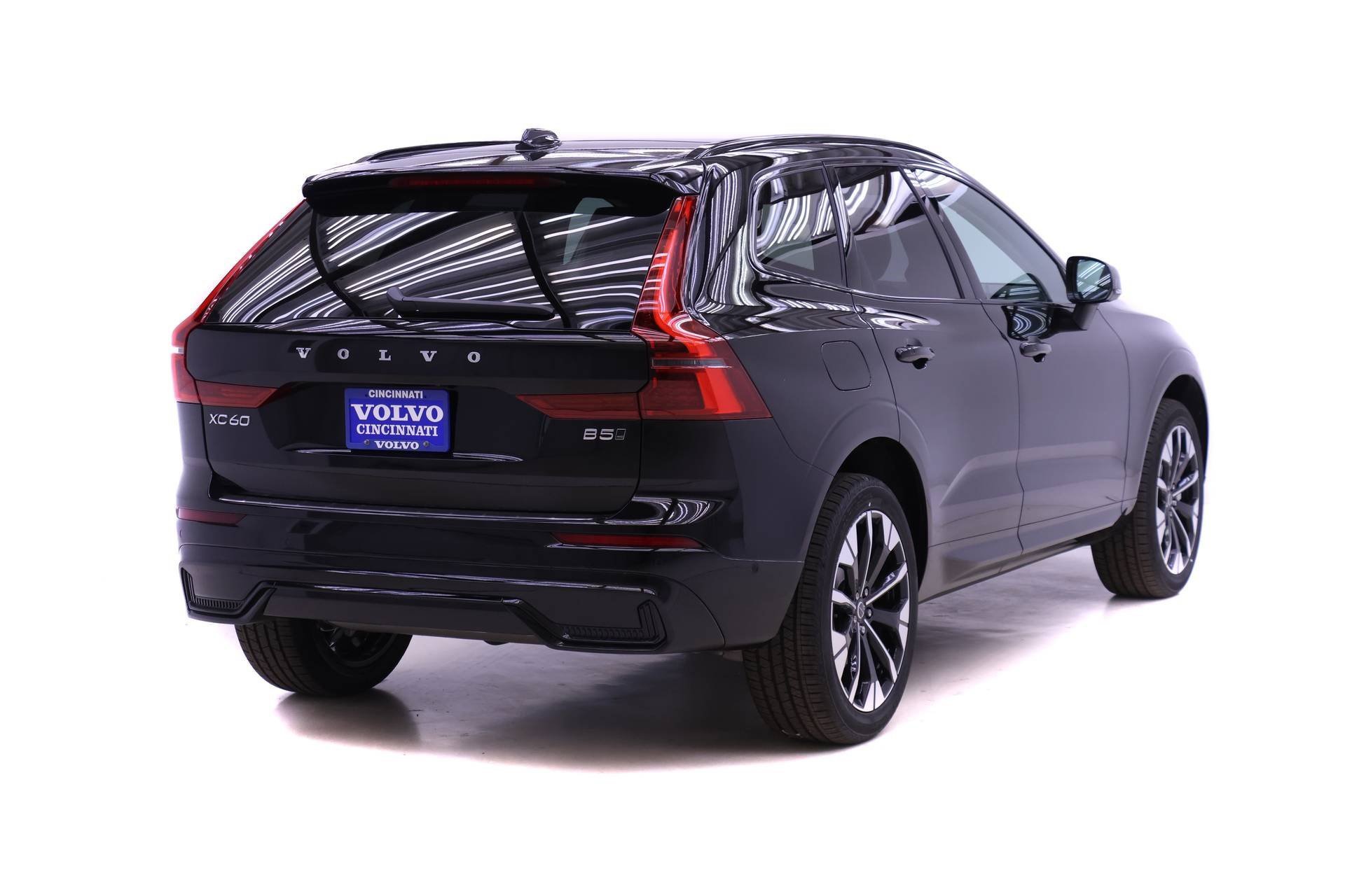 New 2026 Volvo XC60 B5 Plus w/ Protection Package Premier image 4