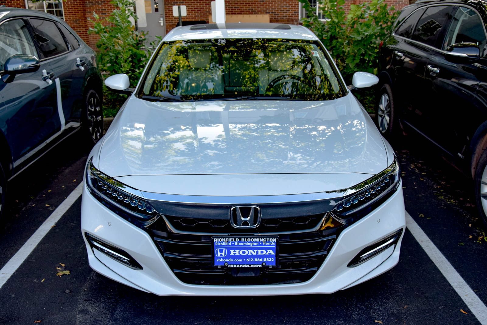 Used 2019 Honda Accord Touring image 3