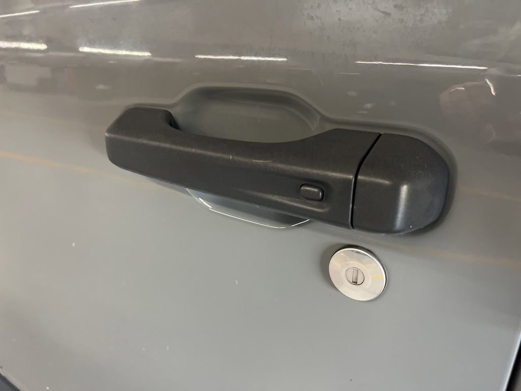 Used 2021 Jeep Gladiator Mojave AWD/4WD image 9