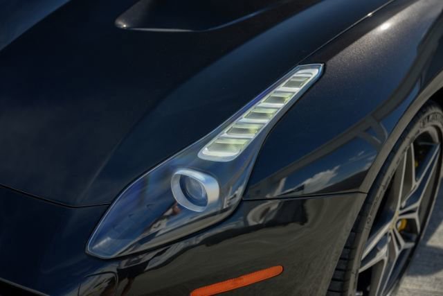 Used 2015 Ferrari California T RWD image 5
