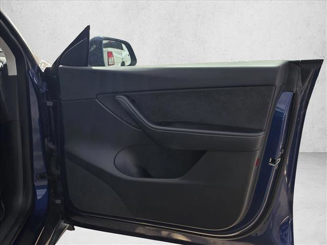 Used 2021 Tesla Model Y Long Range image 10