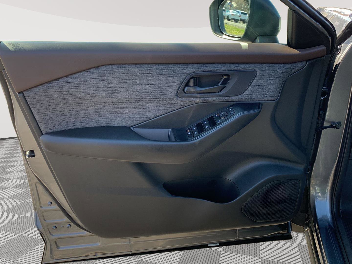 Certified 2023 Nissan Rogue S image 12