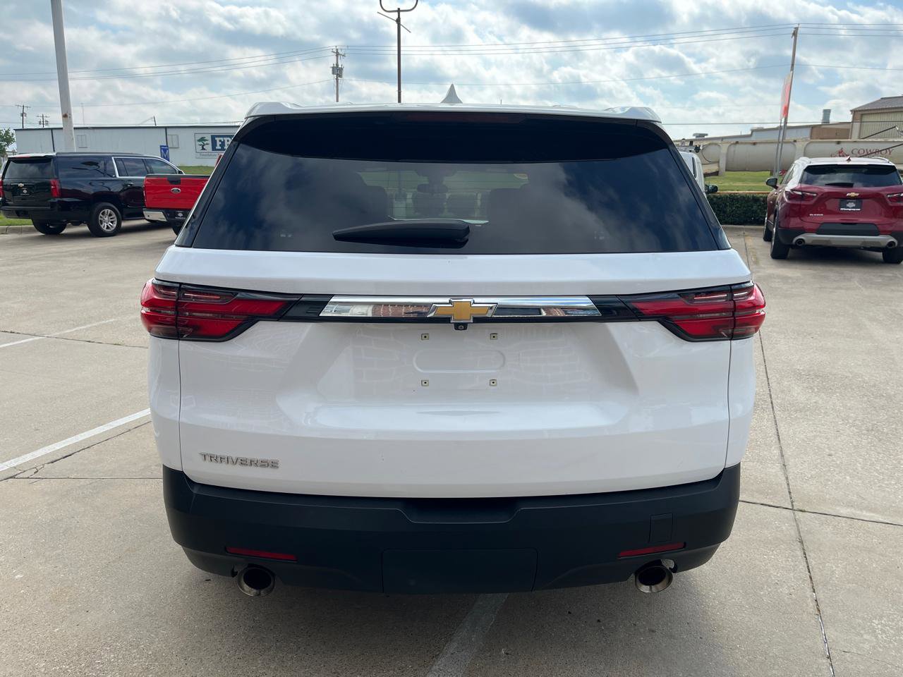 Used 2022 Chevrolet Traverse LS image 5