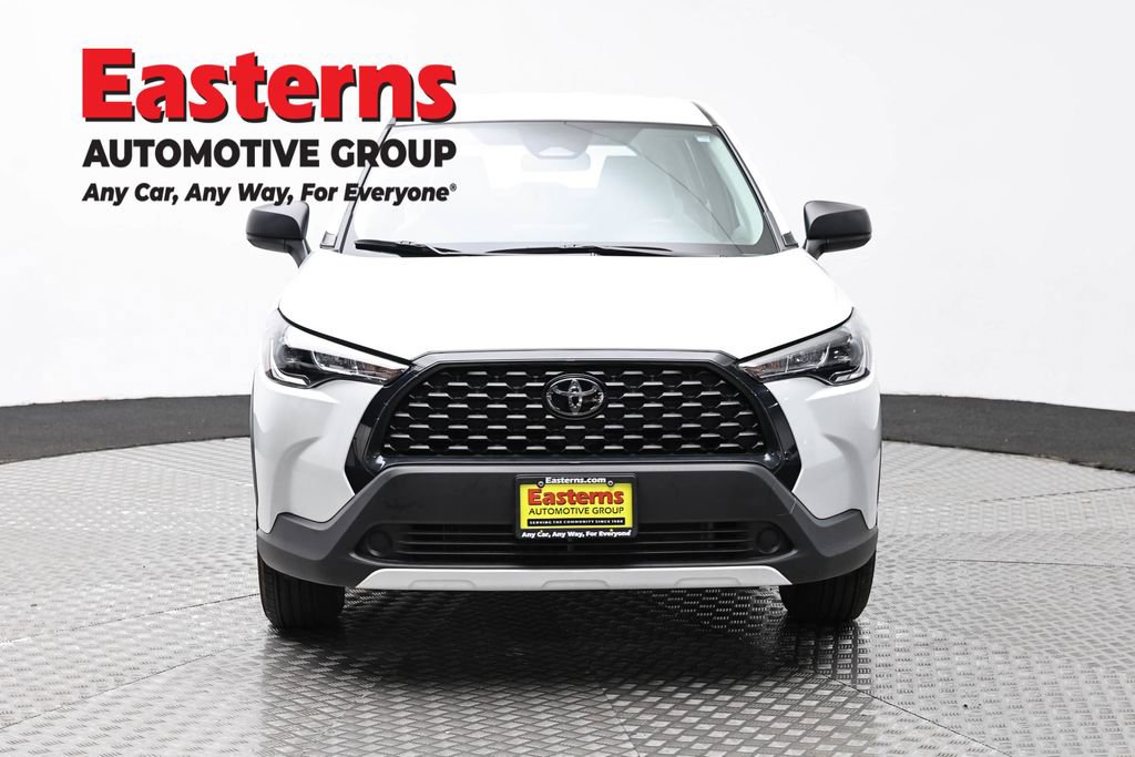 Used 2024 Toyota Corolla Cross L AWD/4WD image 2
