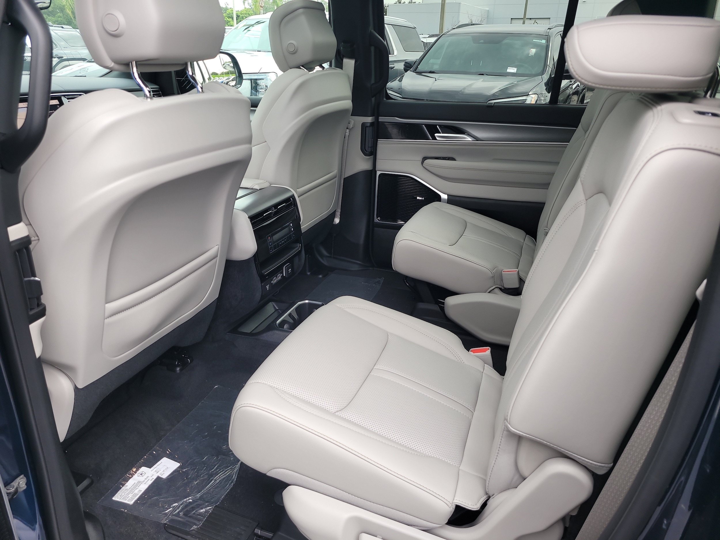 New 2026 Jeep Grand Wagoneer L Limited AWD/4WD image 13