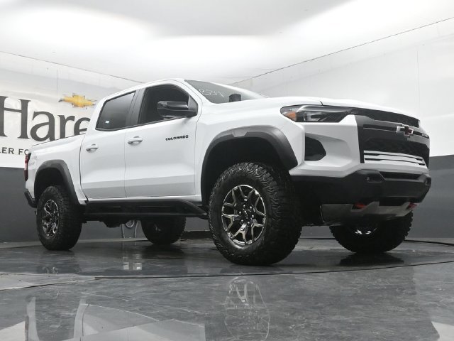 New 2026 Chevrolet Colorado ZR2 w/ Technology Package AWD/4WD image 2