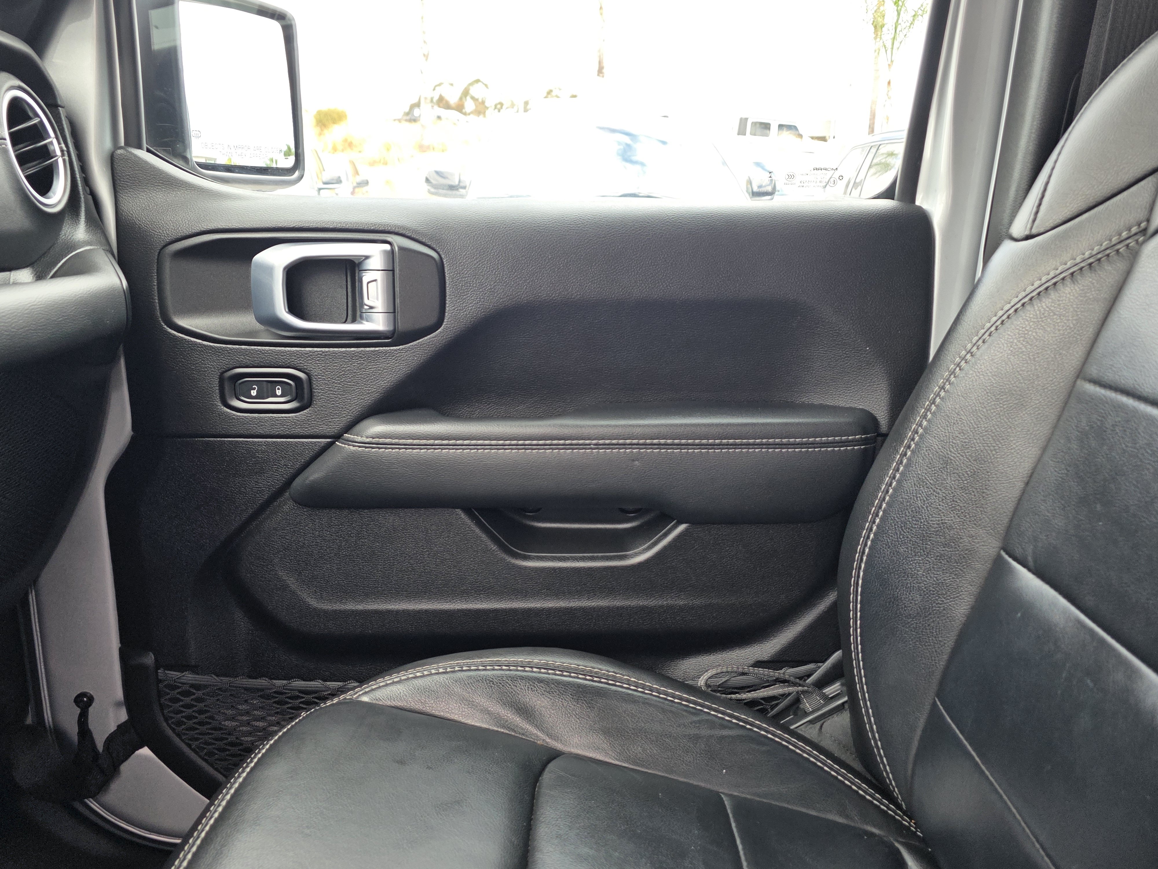 Used 2023 Jeep Wrangler Unlimited Sahara w/ Cold Weather Group AWD/4WD image 15