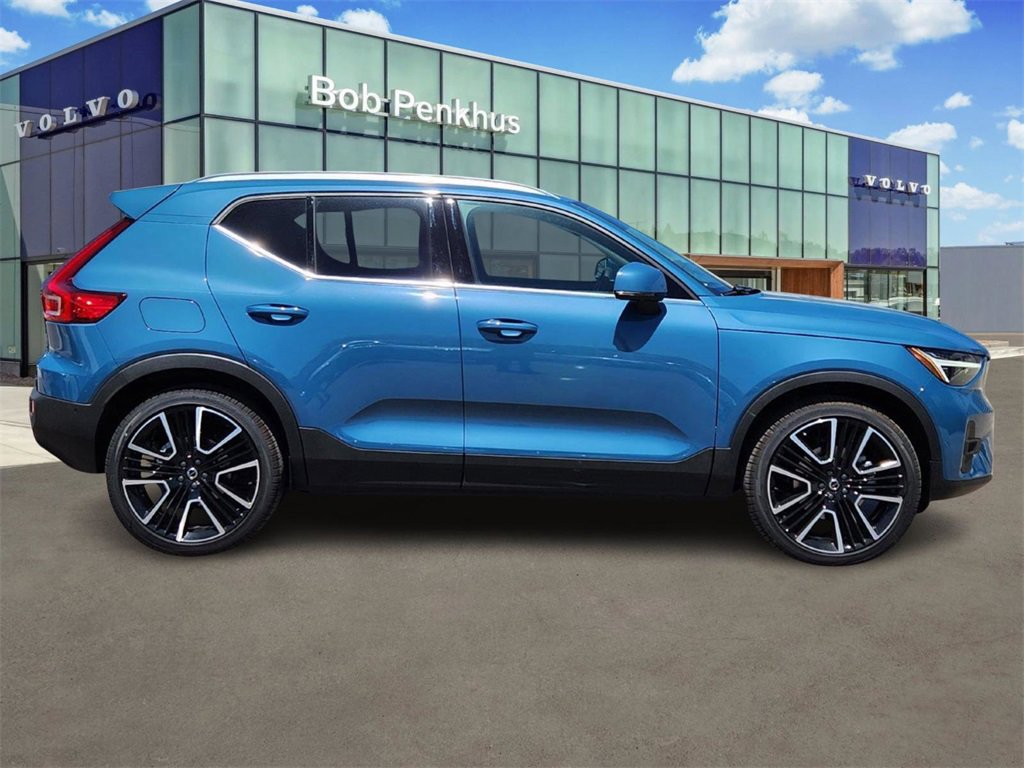 New 2025 Volvo XC40 B5 Ultra w/ Climate Package image 25