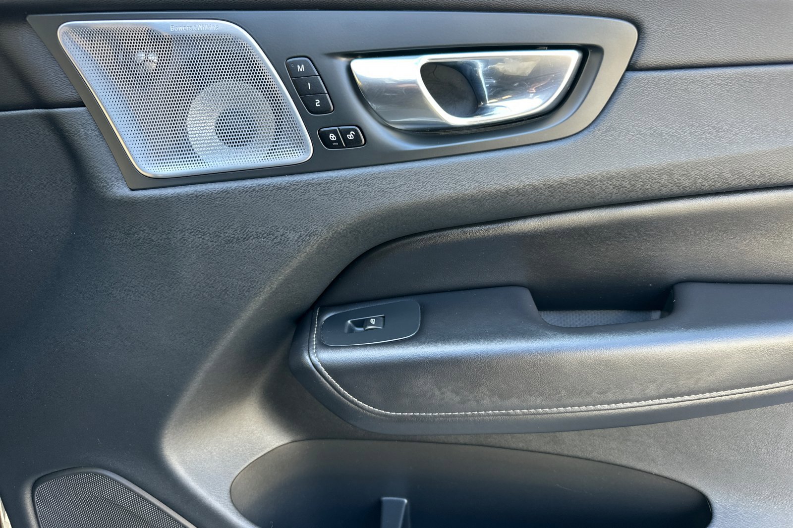 Certified 2023 Volvo XC60 T8 Ultimate AWD/4WD image 20