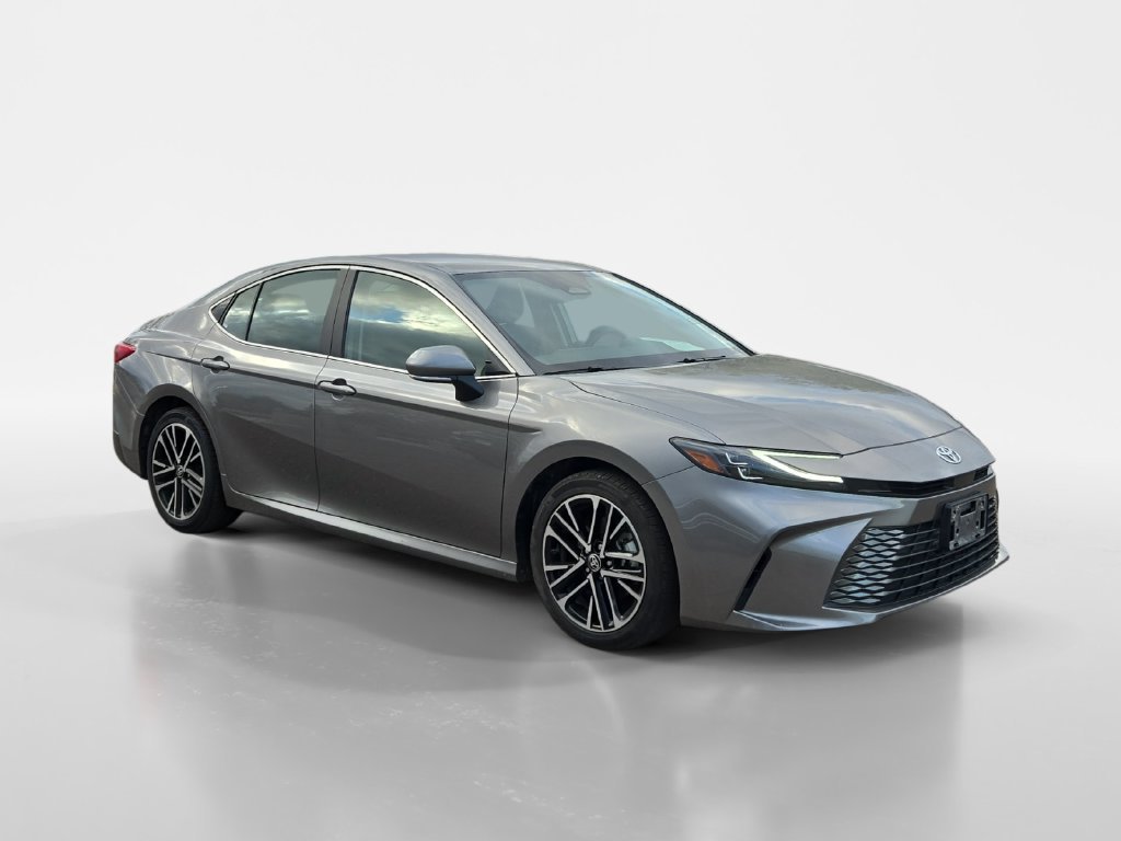 Used 2025 Toyota Camry XLE FWD image 7