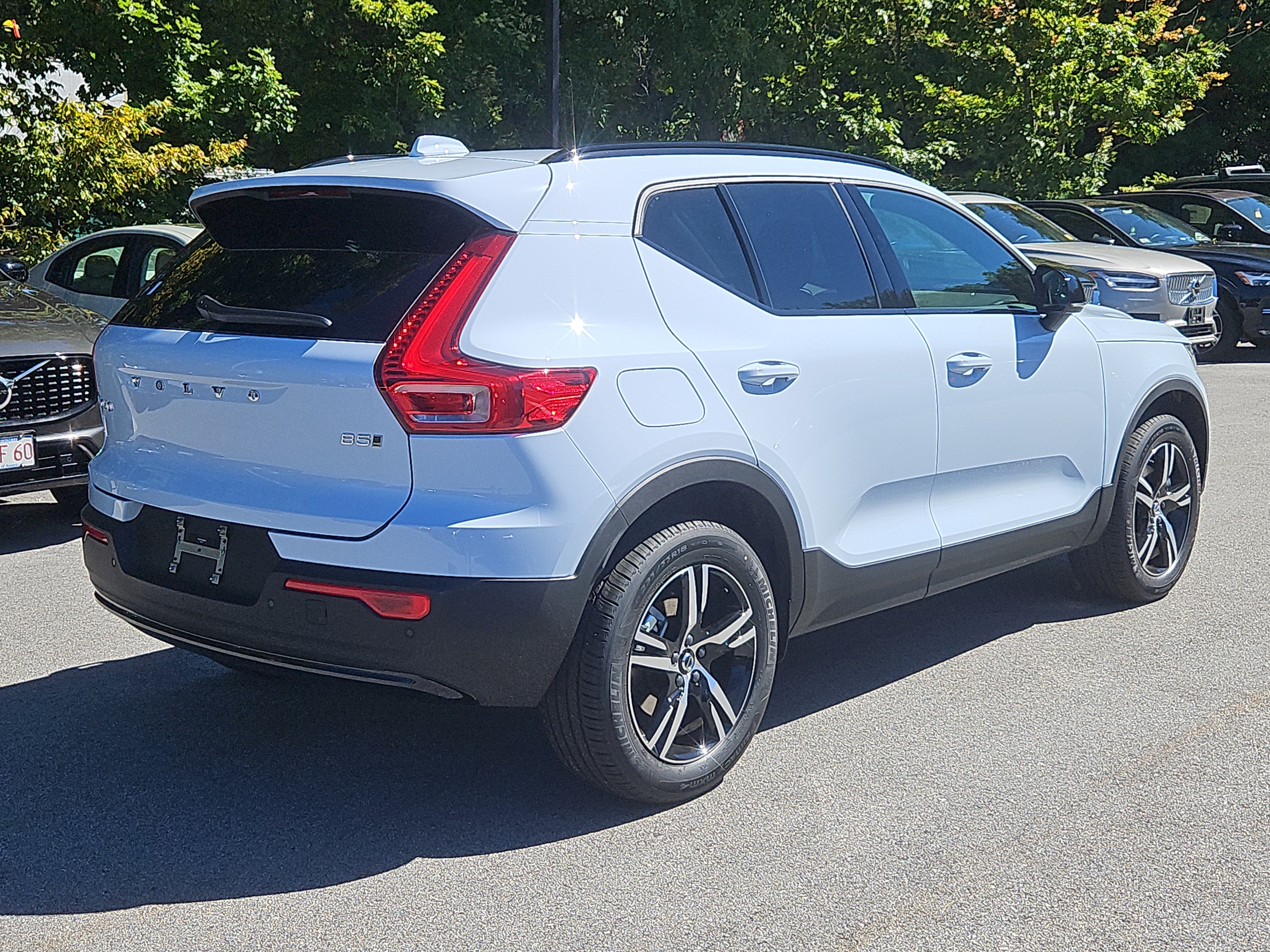 New 2026 Volvo XC40 B5 Core w/ Climate Package AWD/4WD image 2