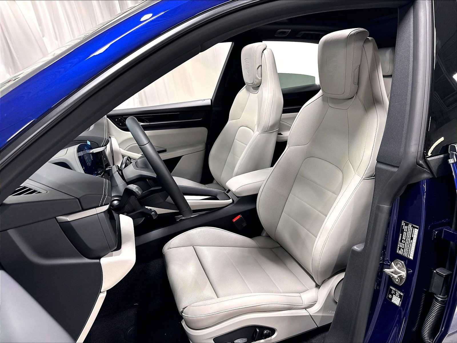 New 2026 Porsche Macan 4 Electric AWD/4WD image 5
