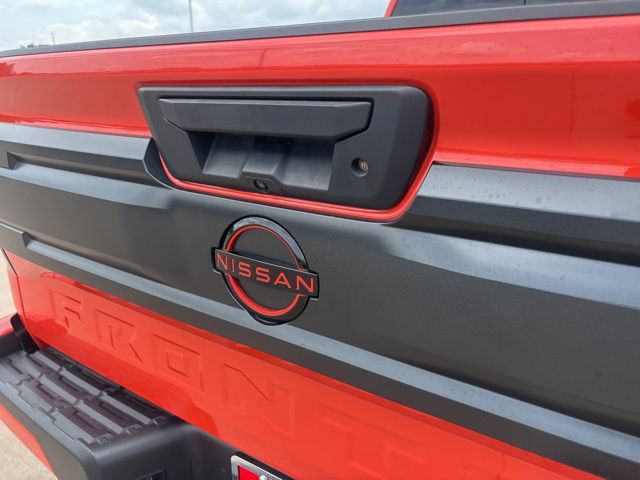 Used 2025 Nissan Frontier PRO-4X AWD/4WD image 10
