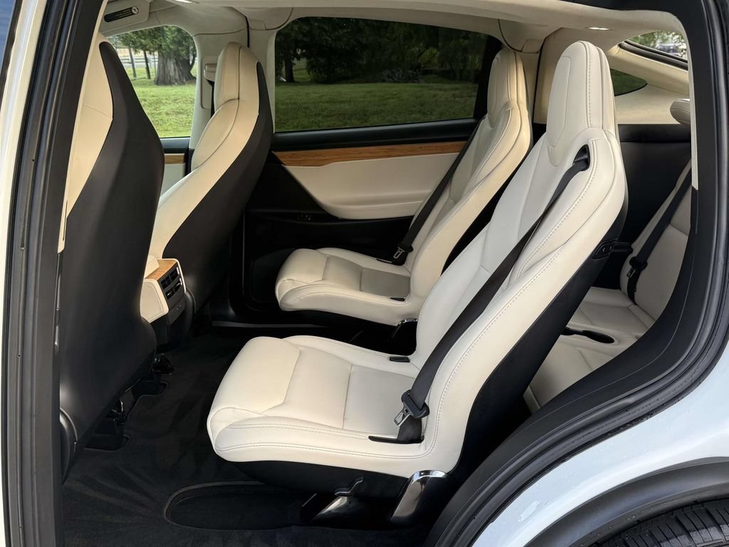 Used 2018 Tesla Model X 75D AWD/4WD image 17