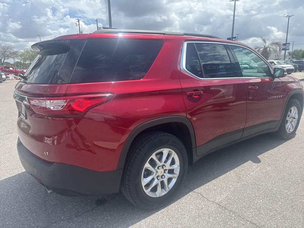 Used 2020 Chevrolet Traverse LT image 3