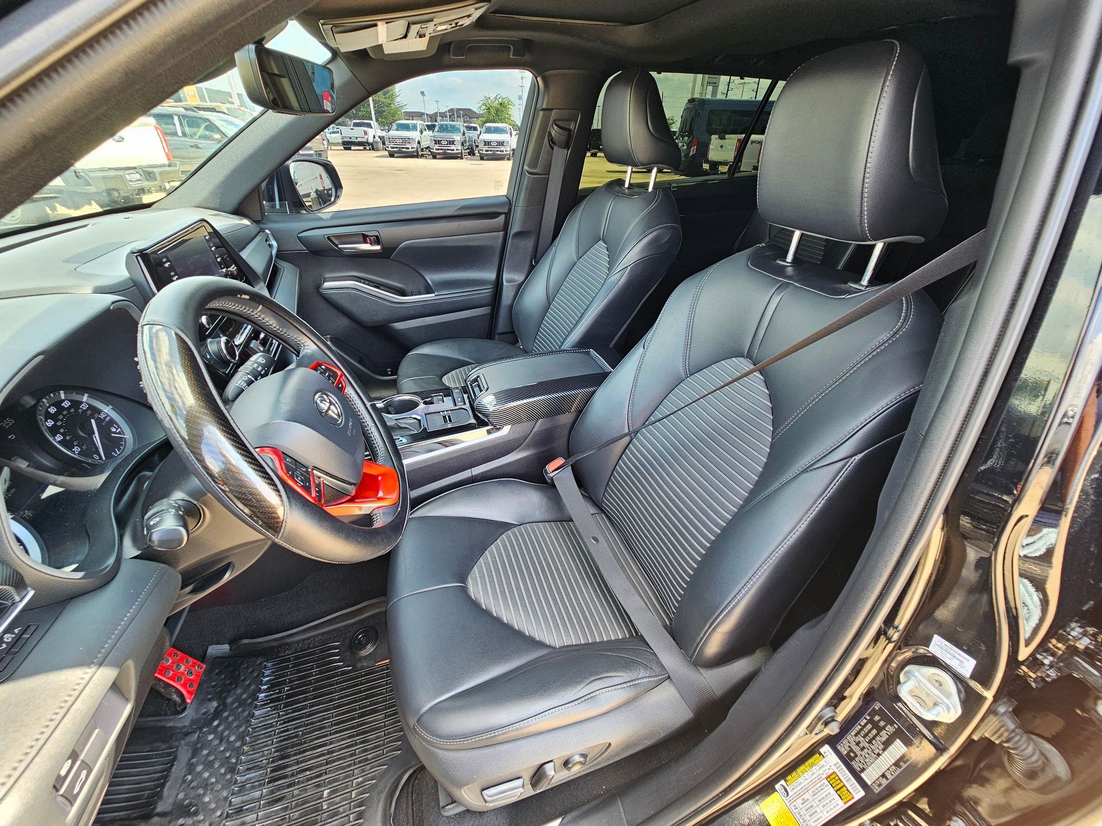 Used 2021 Toyota Highlander XSE FWD image 15