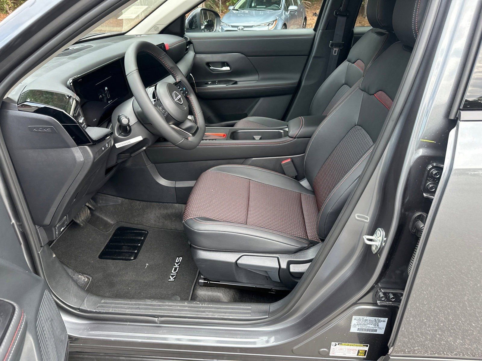 New 2026 Nissan Kicks SR image 9