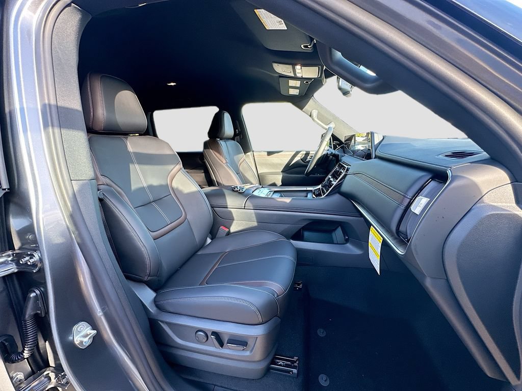 New 2026 Nissan Armada SL w/ Captain's Chari Seat Package AWD/4WD image 31