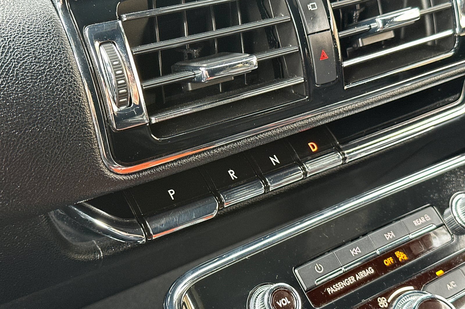 Used 2020 Lincoln Navigator Reserve RWD image 22