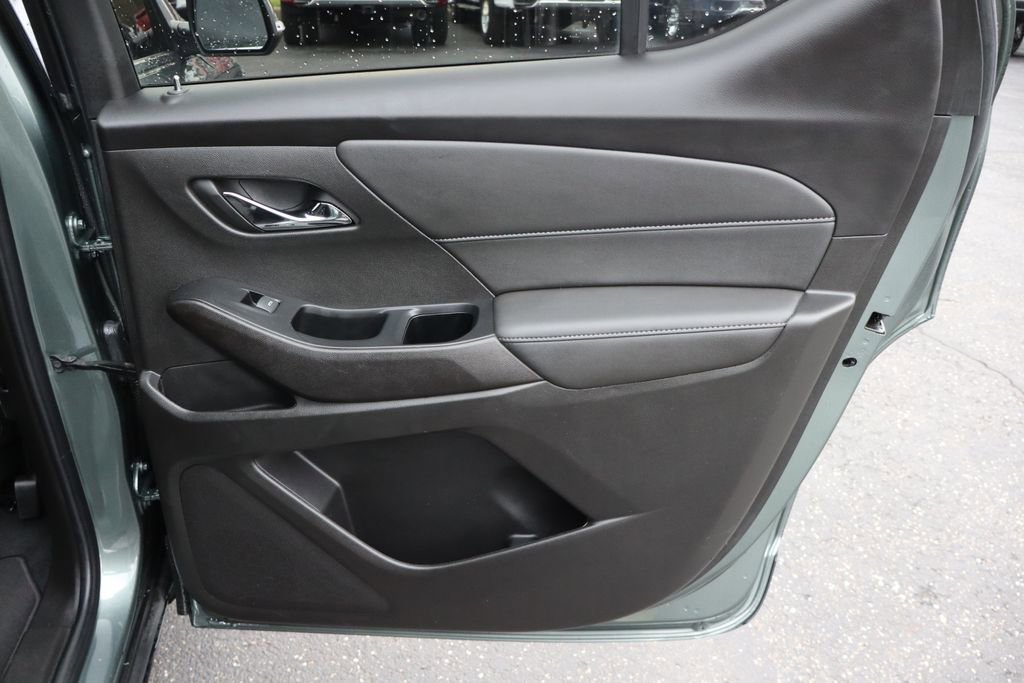 Used 2023 Chevrolet Traverse LT image 33